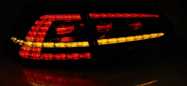 Zadnje LED luči VW Golf 7 Hatchback 13-17 DINAMIČNI smernik rdeče-bele - slika 3