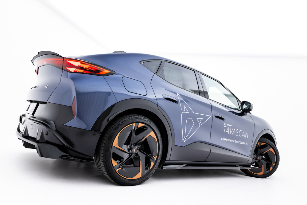 Podaljšek pragov Cupra Tavascan Mk1